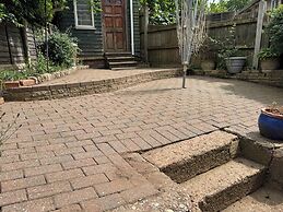 House Sleeps 5 With Garden and Parking