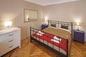 3 Bed Flat - Sleeps 12 - Wifi