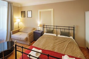 3 Bed Flat - Sleeps 12 - Wifi