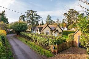 Badgemore Cottage - From 250 Per Night