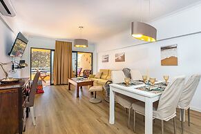 2 Bed-sleeps 4-vilamoura Beach-pool-spa-balcony