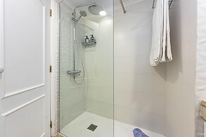 2 Bed-sleeps 4-vilamoura Beach-pool-spa-balcony