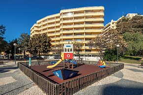2 Bed-sleeps 4-vilamoura Beach-pool-spa-balcony