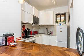 2 Bed-sleeps 4-vilamoura Beach-pool-spa-balcony