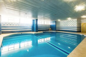 2 Bed-sleeps 4-vilamoura Beach-pool-spa-balcony