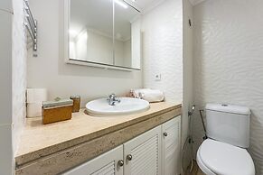 2 Bed-sleeps 4-vilamoura Beach-pool-spa-balcony