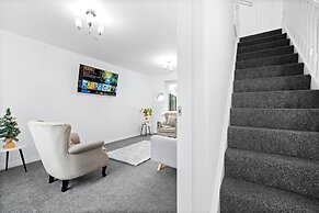 House - Sleeps 6, Garden & Free Parking