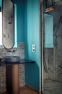 NINEMIAN SUITES SYROS