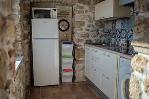 Casale nel Verde con Piscina e Vista