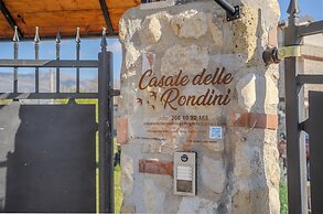 Casale nel Verde con Piscina e Vista