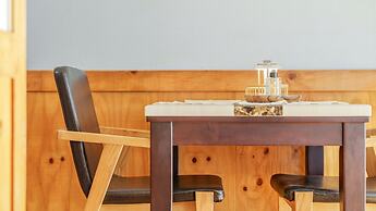 Geoje Come and Stay Pension