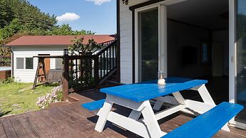 Geoje Come and Stay Pension