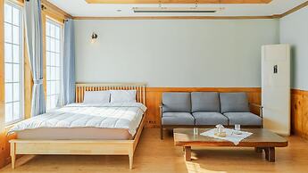 Geoje Come and Stay Pension