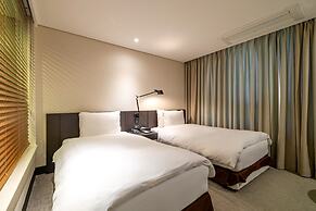 THE SKY HOTEL