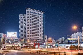 THE SKY HOTEL