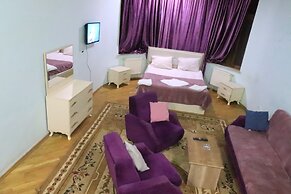 Ekm Hotel