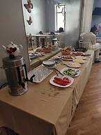 Ekm Hotel