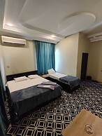 Ekm Hotel