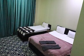Ekm Hotel