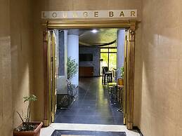 Ekm Hotel