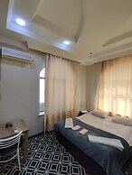 Ekm Hotel