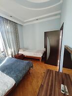 Ekm Hotel