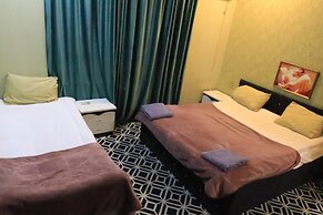 Ekm Hotel