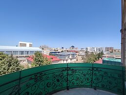 Ekm Hotel