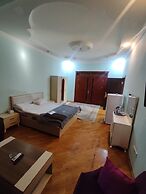 Ekm Hotel