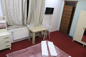 Ekm Hotel