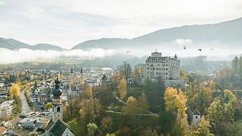 Am Schloss Guest House