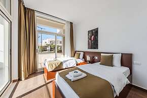 Spacious Apartment by the Beach - Tulipani