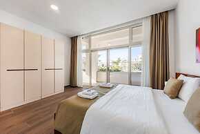 Spacious Apartment by the Beach - Tulipani
