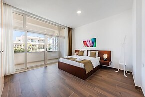 Spacious Apartment by the Beach - Tulipani