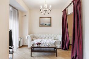 Comfortable Apartments near the metro.