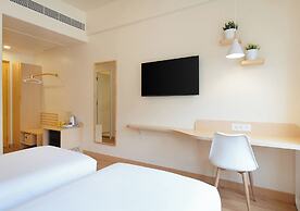 Bloom Hotel - DLF Cyber City