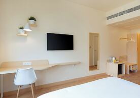 Bloom Hotel - DLF Cyber City