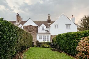 Pear Tree Cottage in South Milton