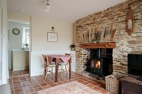 Pear Tree Cottage in South Milton