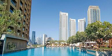 LUX  The EMAAR Fashion Avenue Studio 2