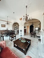 Unique Sunlit House Overlooking the Acropolis
