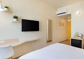 Bloom Hotel - Jubilee Hills
