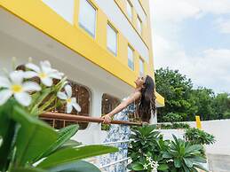 Bloom Hotel - Jubilee Hills