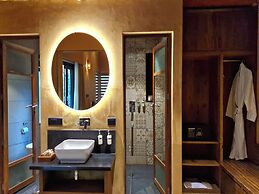 Klov Resort & Spa