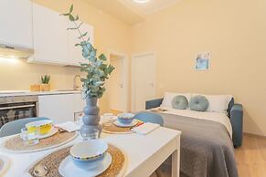 Simar Apartments nearby Como S.G. Train Station by Rent all Como