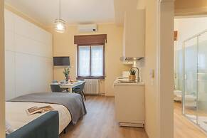 Simar Apartments nearby Como S.G. Train Station by Rent all Como