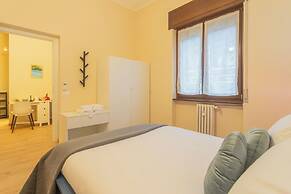 Simar Apartments nearby Como S.G. Train Station by Rent all Como