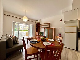 Vilamoura Nautilus With Pool by Homing
