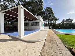 Vilamoura Nautilus With Pool by Homing