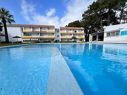 Vilamoura Nautilus With Pool by Homing